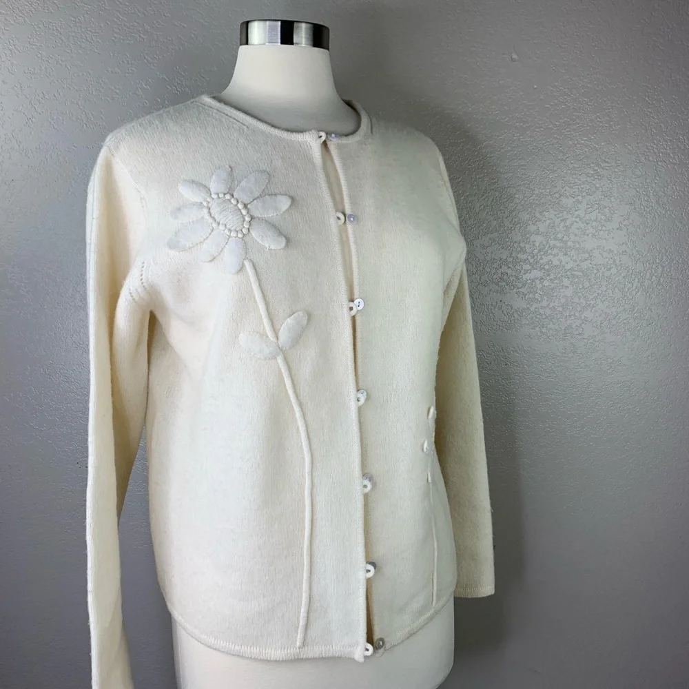 Alexandra Bartlett 100% Lambs Wool Button Cardigan Size Medium Petite